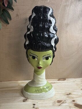 NEW Halloween Bride of Frankenstein Head Bust Resin Centerpiece Decorative 14”